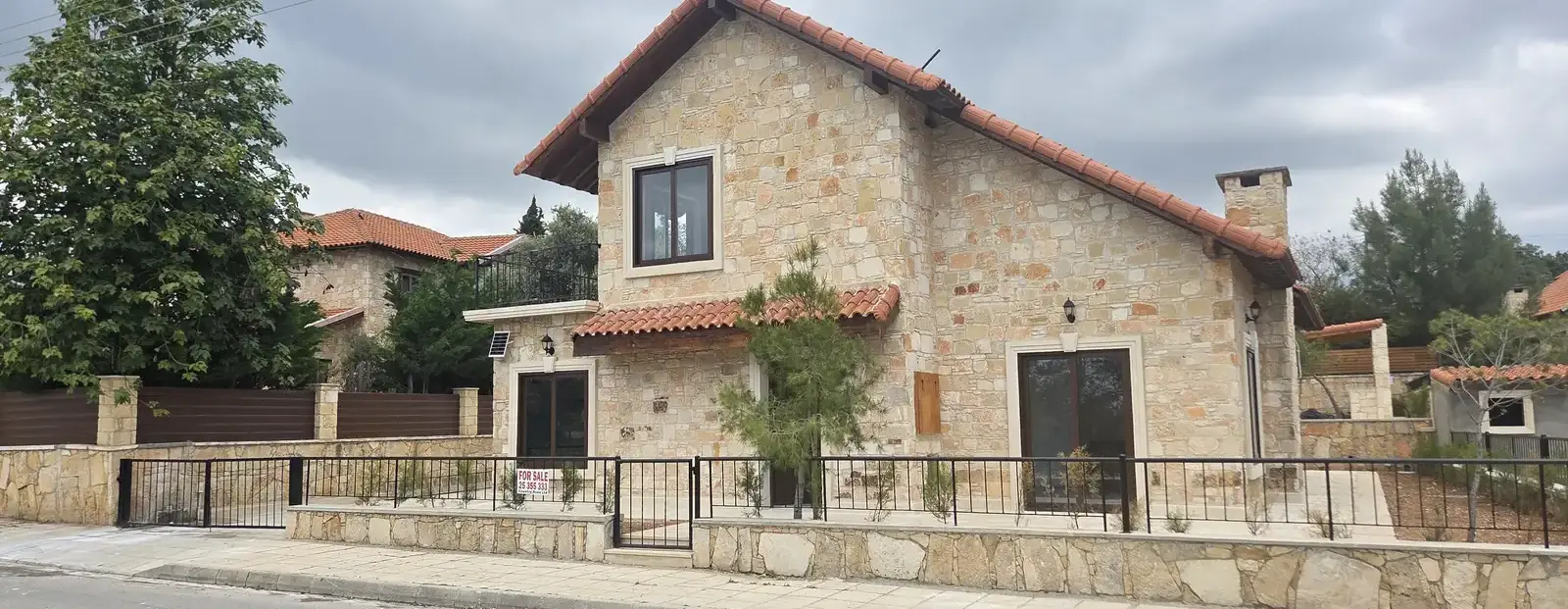 4-bedroom detached house for sale in Souni