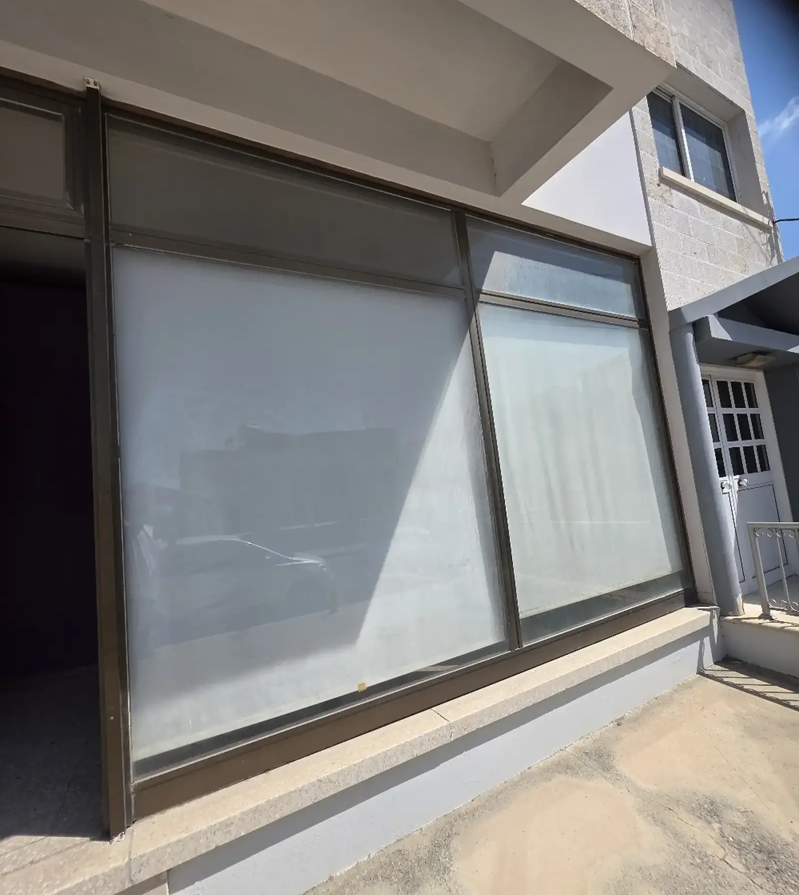 Shop, office or storage in Larnaka - Tsakilero