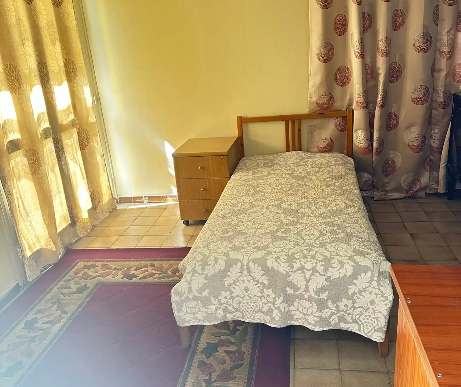Private room limasol central 1 girl or boy in Historical Center