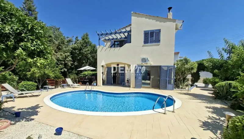 3-bedroom detached house for sale in Empa