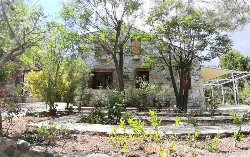 3-bedroom detached house for sale in Vavla