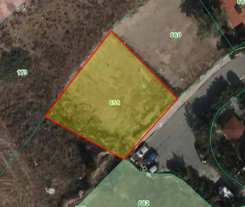 Residential Plot 538 m² in Anageia