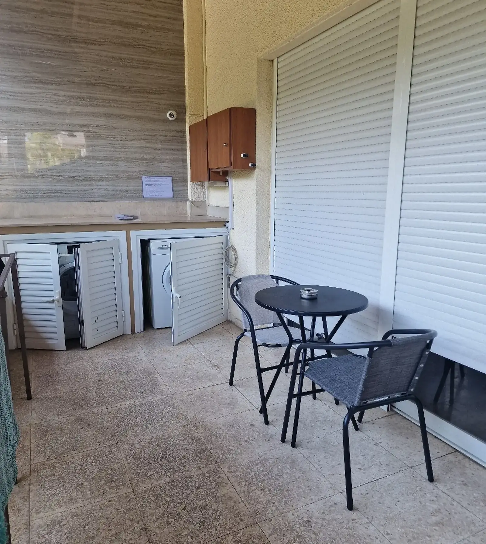 Studio apartment to rent in Mesa Geitonia
