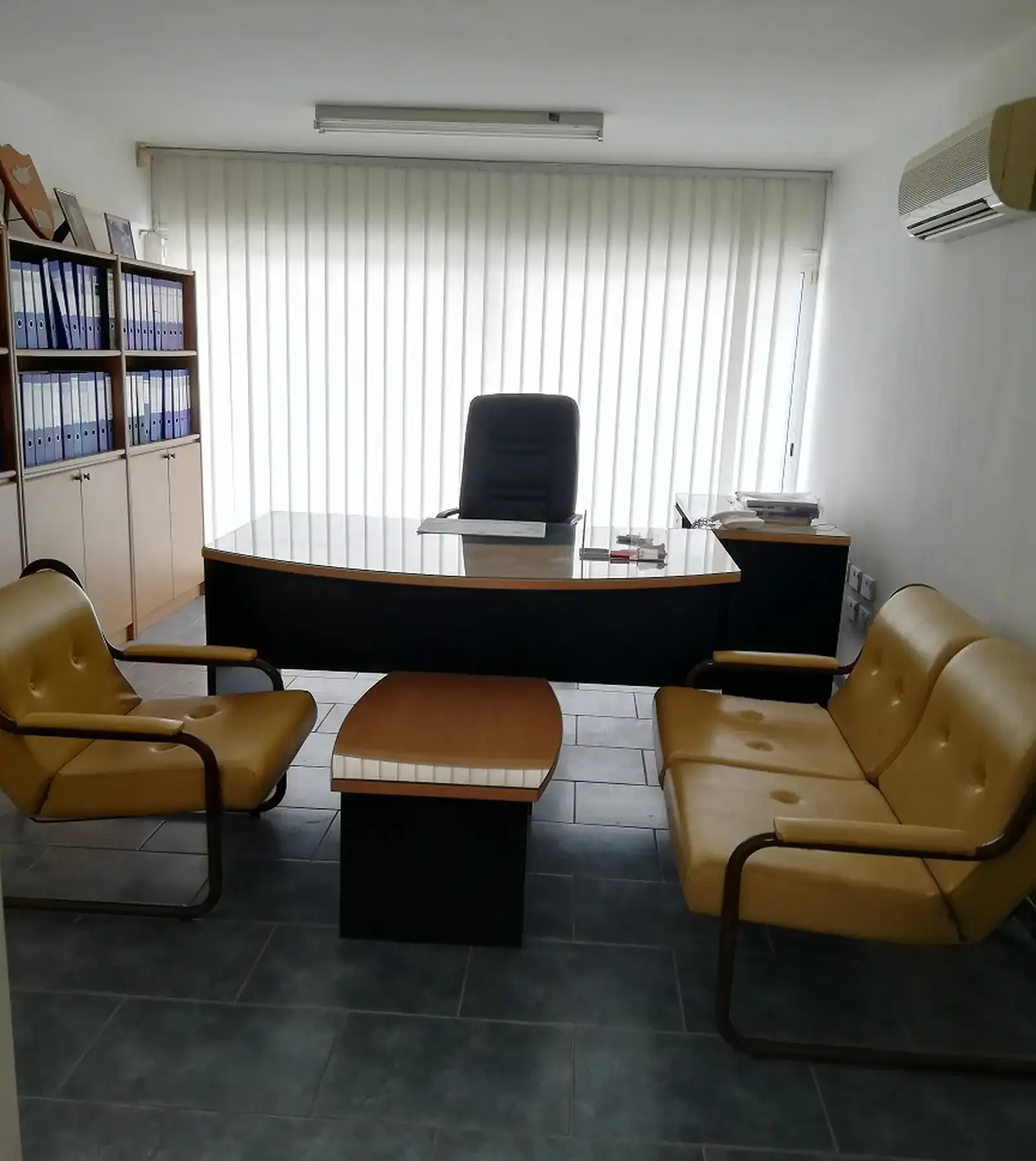 Office space 145m² near new port in Omonia