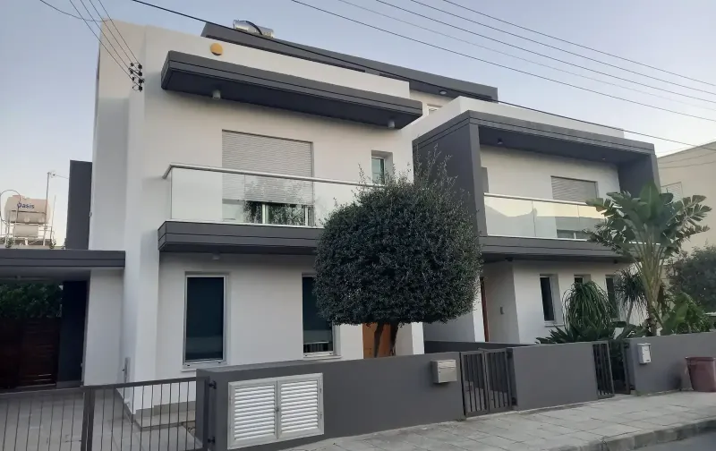 3-bedroom semi-detached to rent in Kapsalos