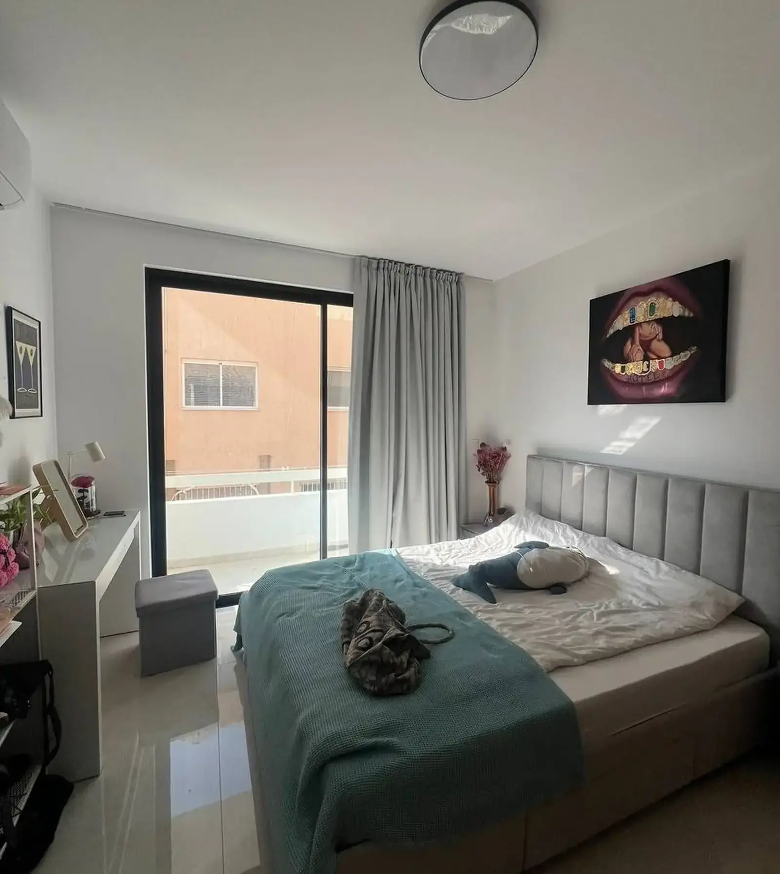 Room in new shared apartment in Neapolis