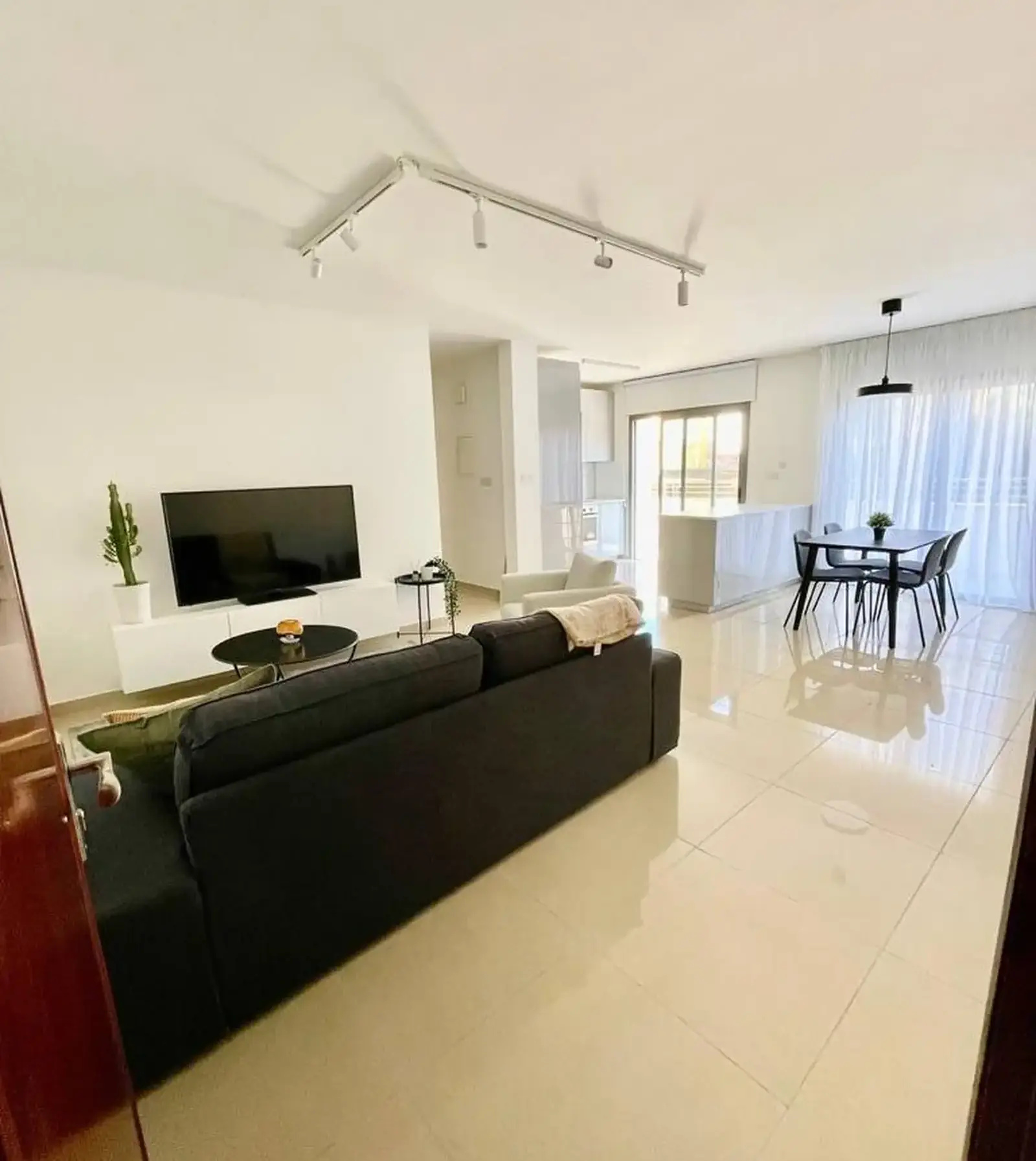 2-bedroom apartment to rent in Anavargos