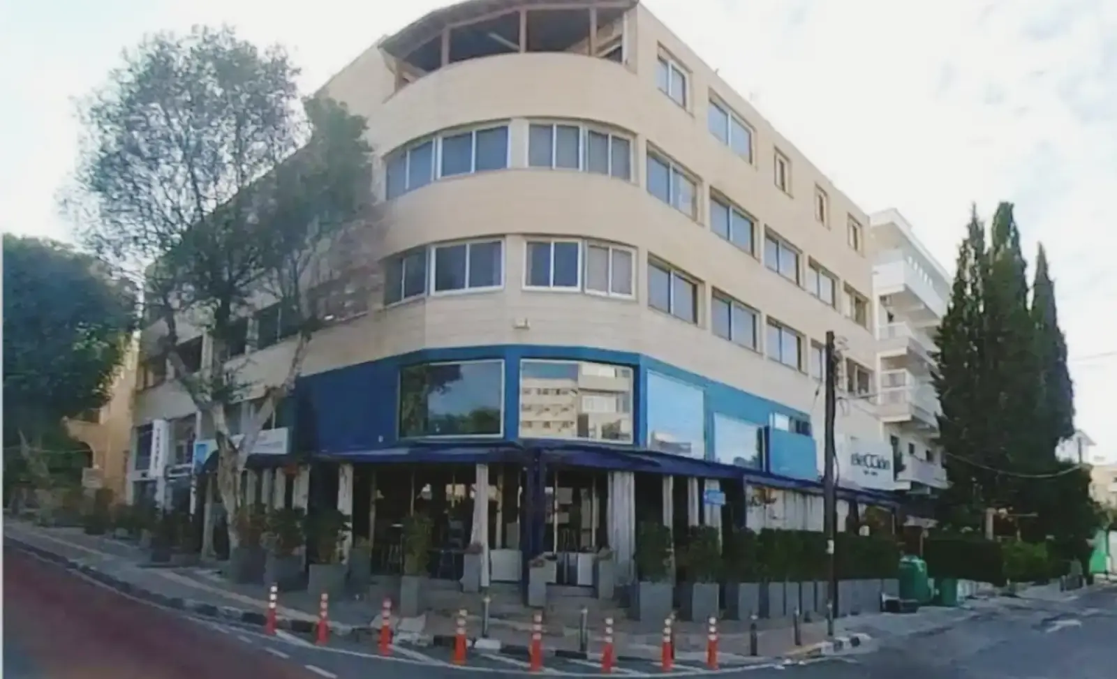 Εμπορικό κτίριο - λεωφ. μακαρίου, λευκωσια in Lykabittos