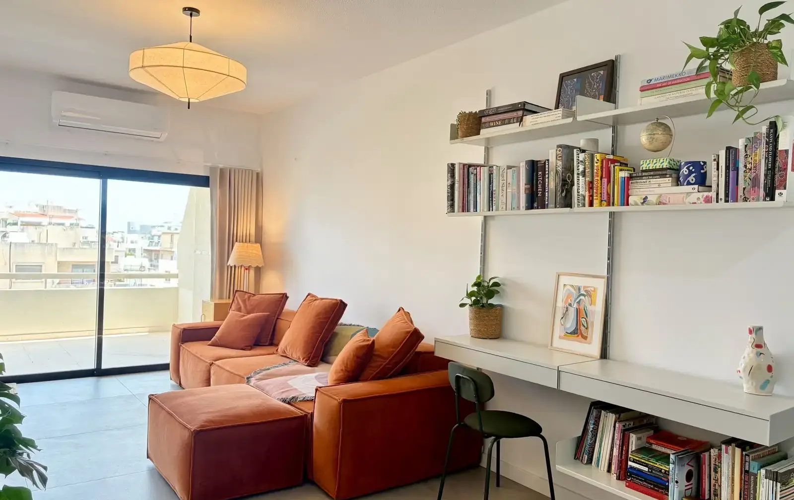 3-bedroom apartment to rent in Petrou Kai Pavlou