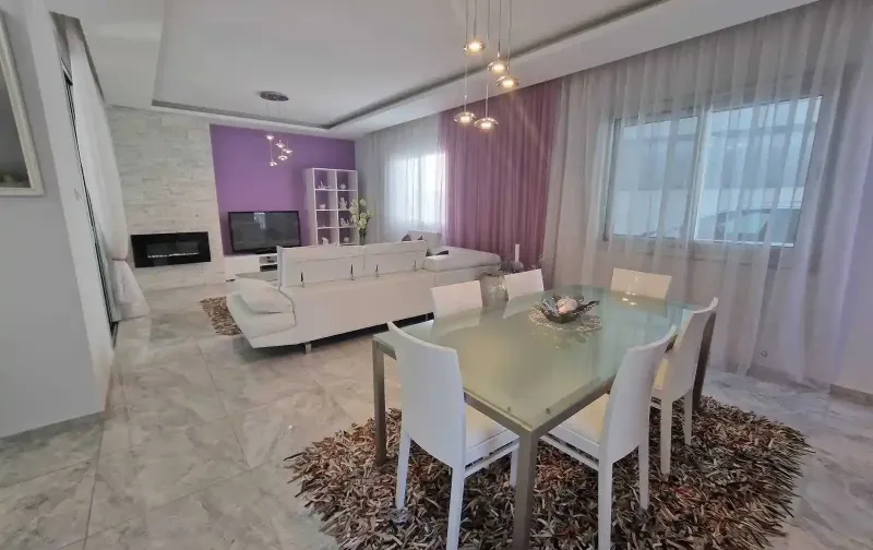 4-bedroom villa to rent in Parekklisia