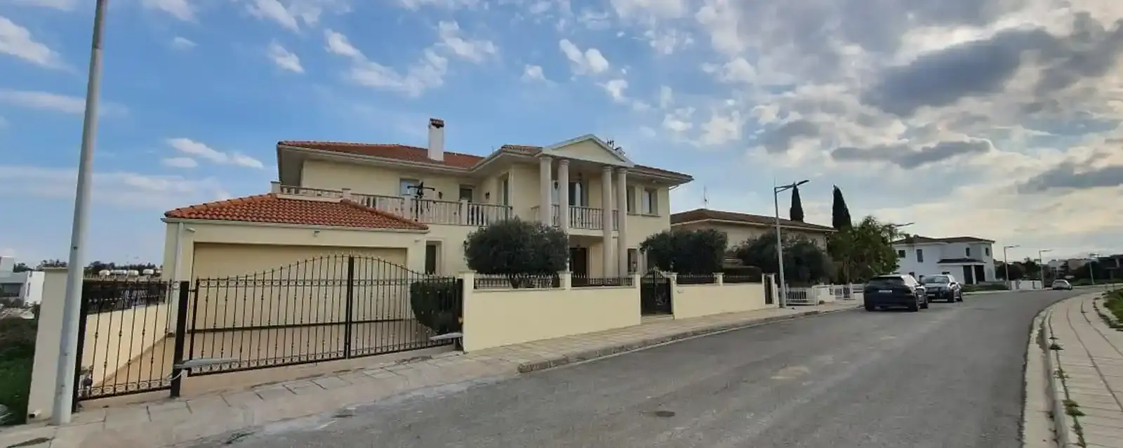 Μονοκατοικία 7 υπνοδωματίων προς πώληση στην περιοχή Egkomi - Makedonitissa