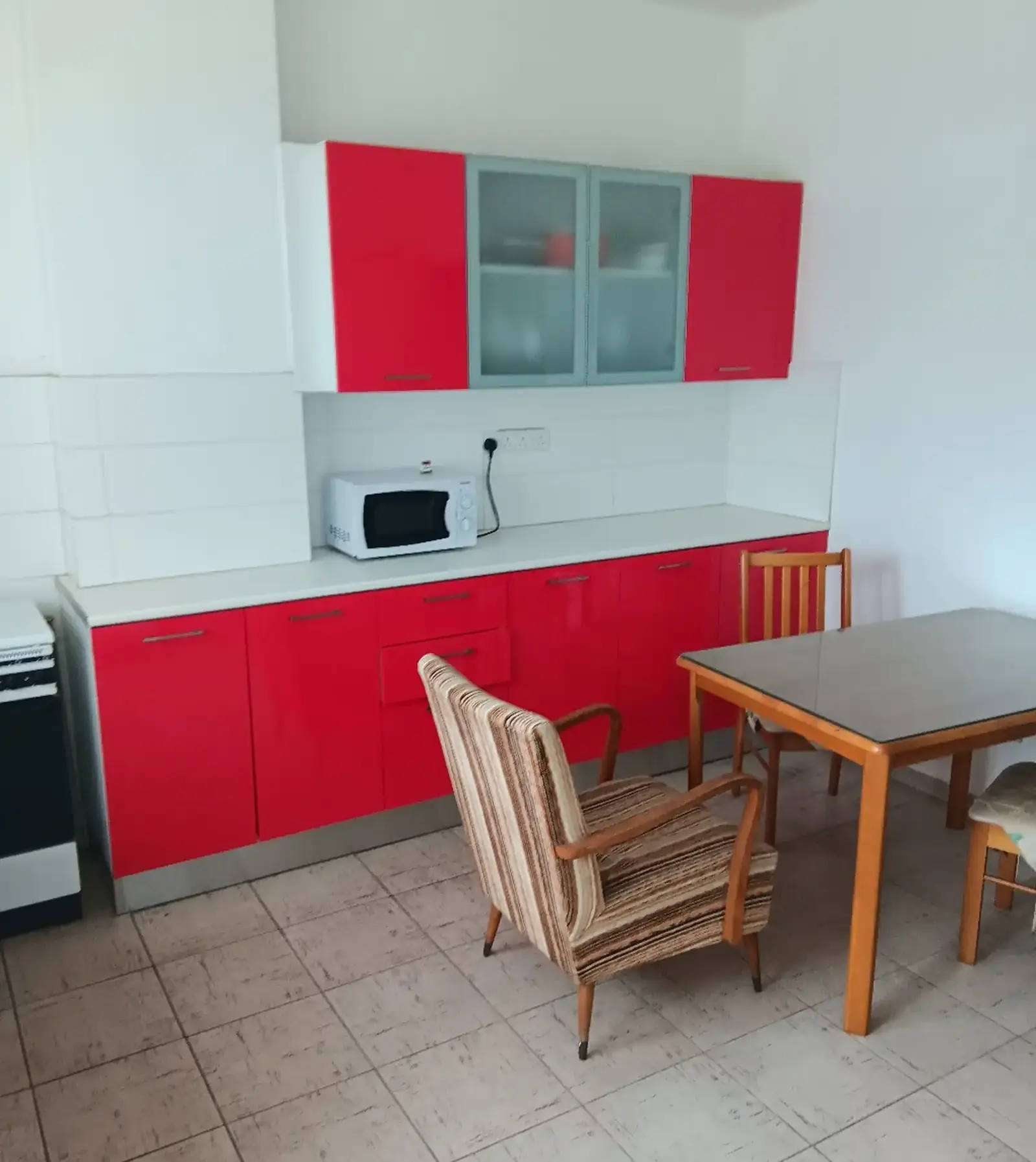 2-bedroom apartment to rent in Larnaka - Finikoudes