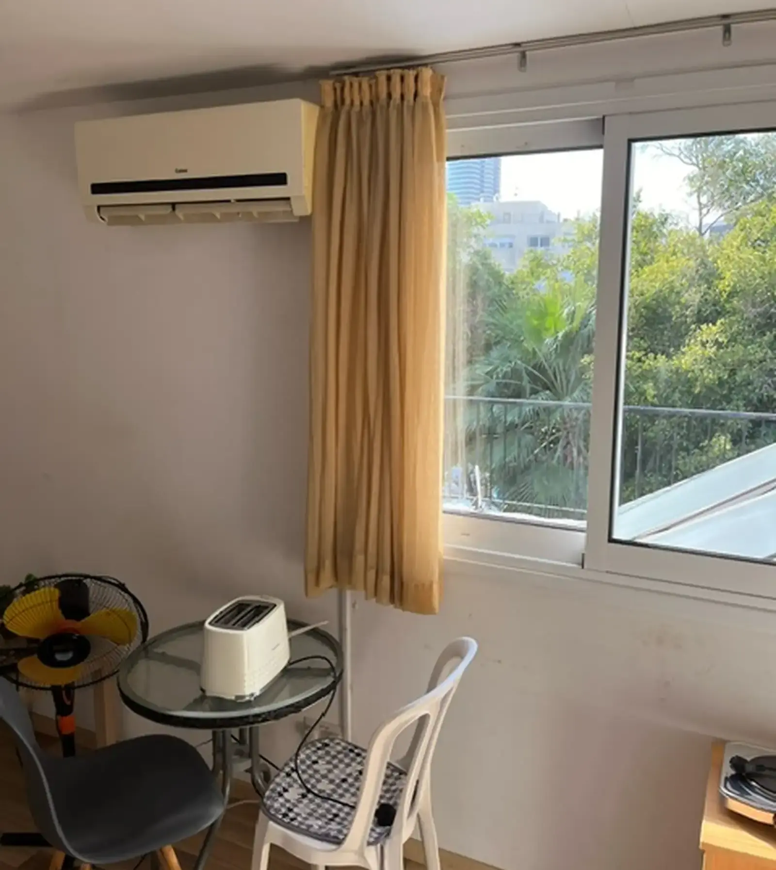 Studio apartment to rent in Neapolis