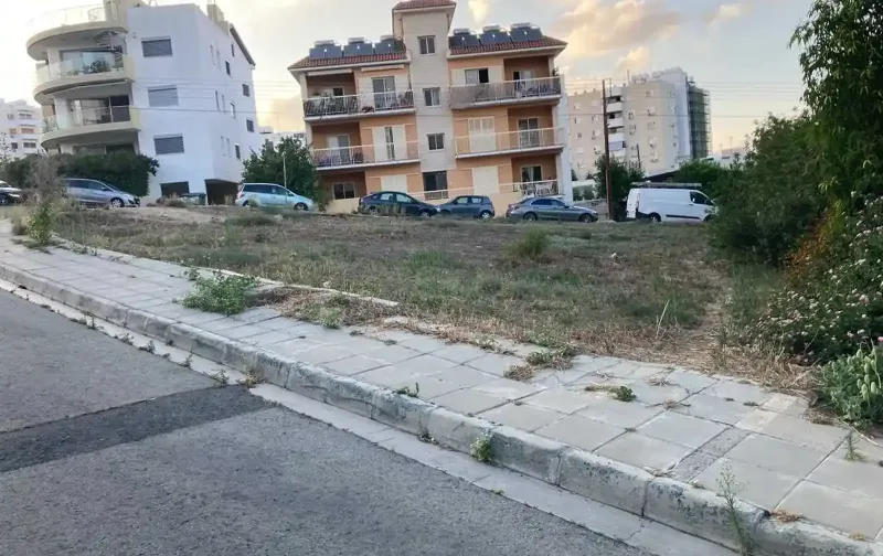 Residential Plot 555 m² in Aglantzia