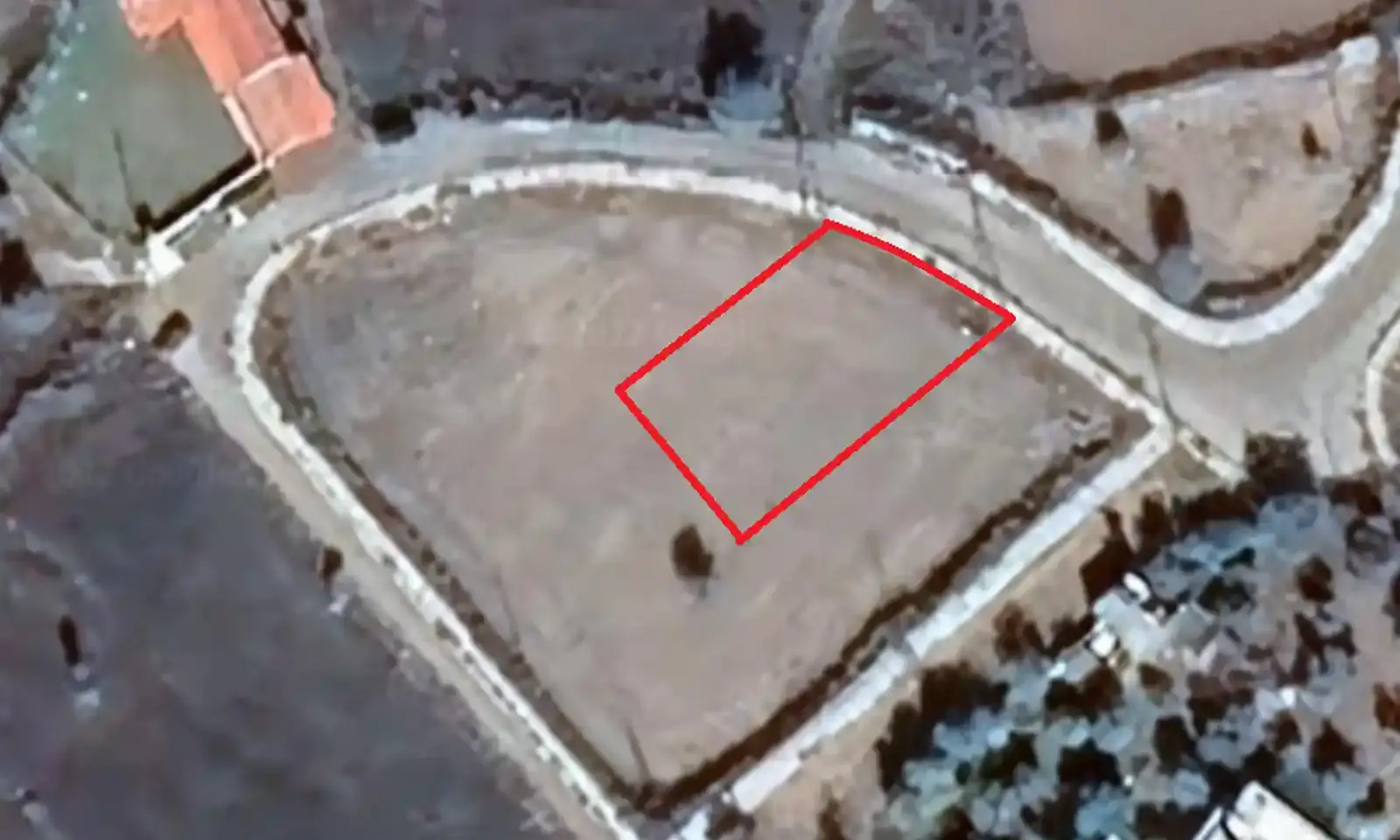 Residential Plot 633 m² in Episkopeio
