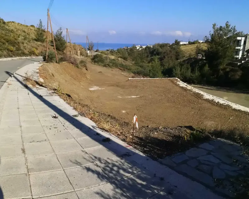 Residential Plot 552 m² in Argaka