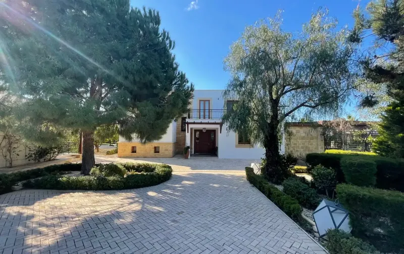 5-bedroom villa for sale in Aphrodite hills Kouklia