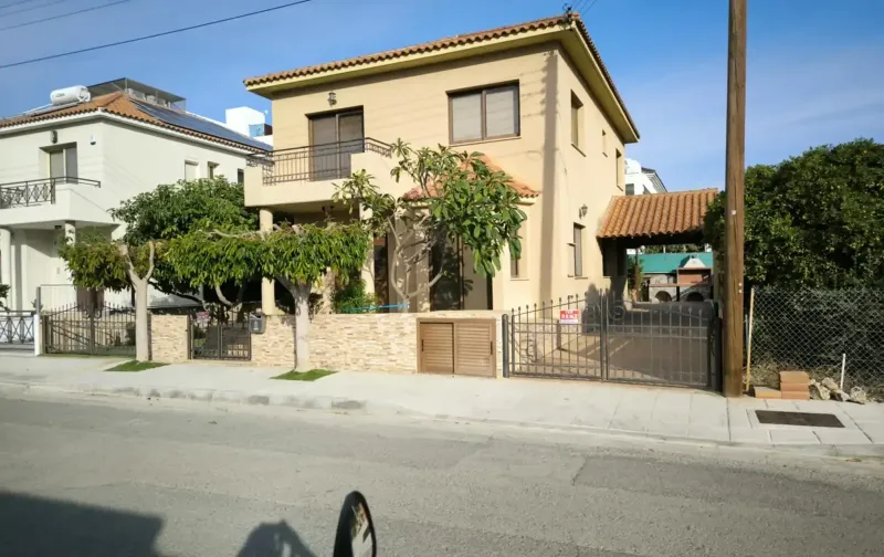 4-bedroom detached house to rent in Zakaki