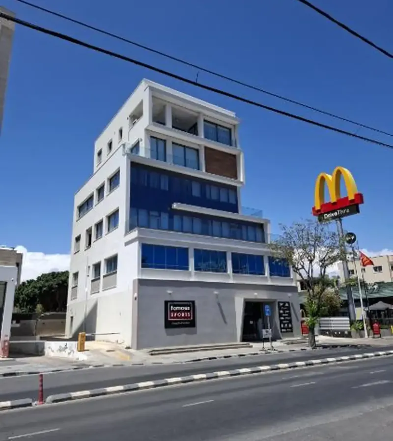 Fully furnished 240sqm office with parking - makariou, limassol in Agia Zoni