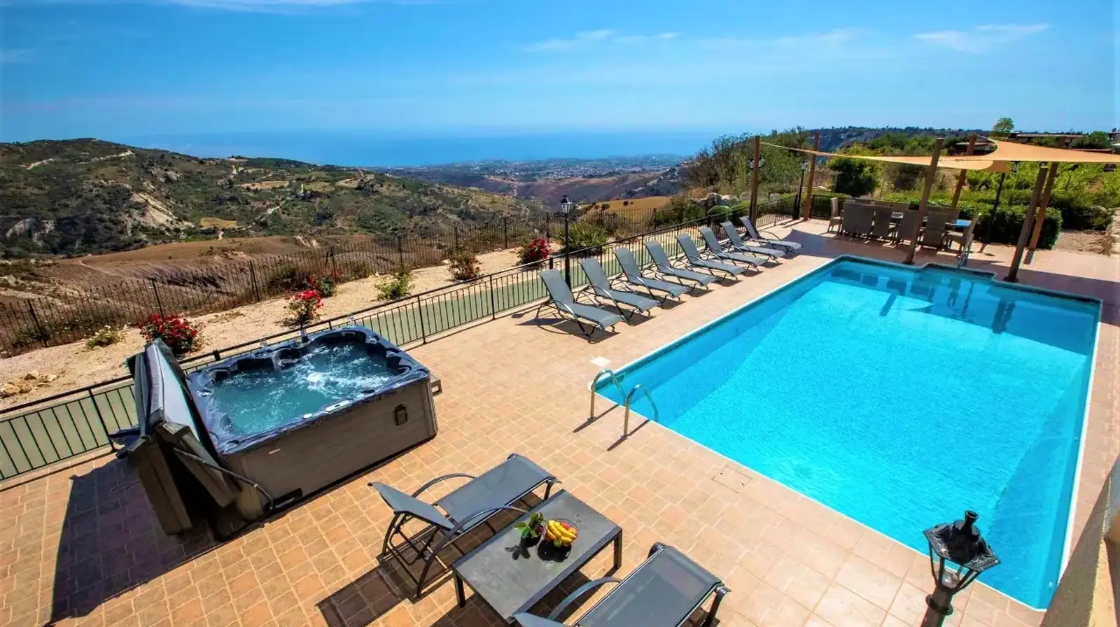 6-bedroom villa for sale in Kathikas