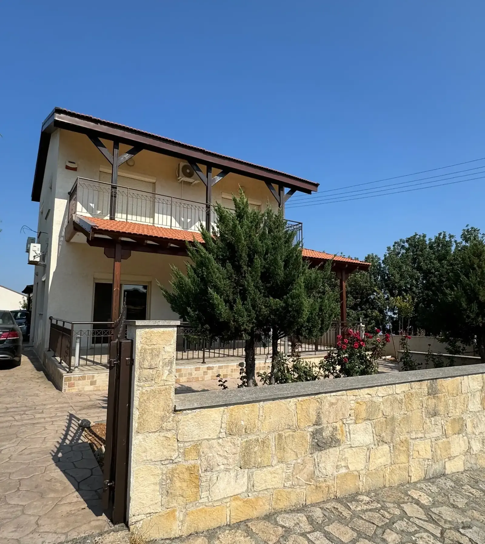 4-bedroom detached house to rent in Pachna