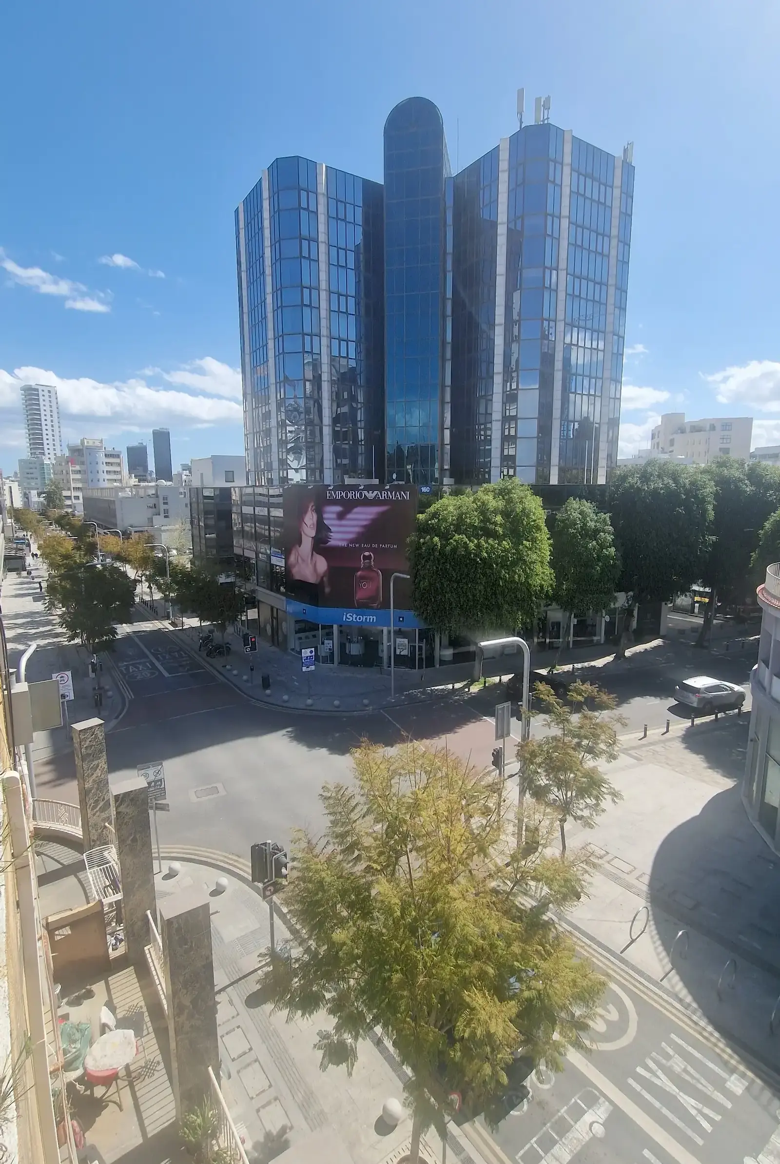 Capital center building - 6th floor - 2 offices 150 m2 each in Trypiotis