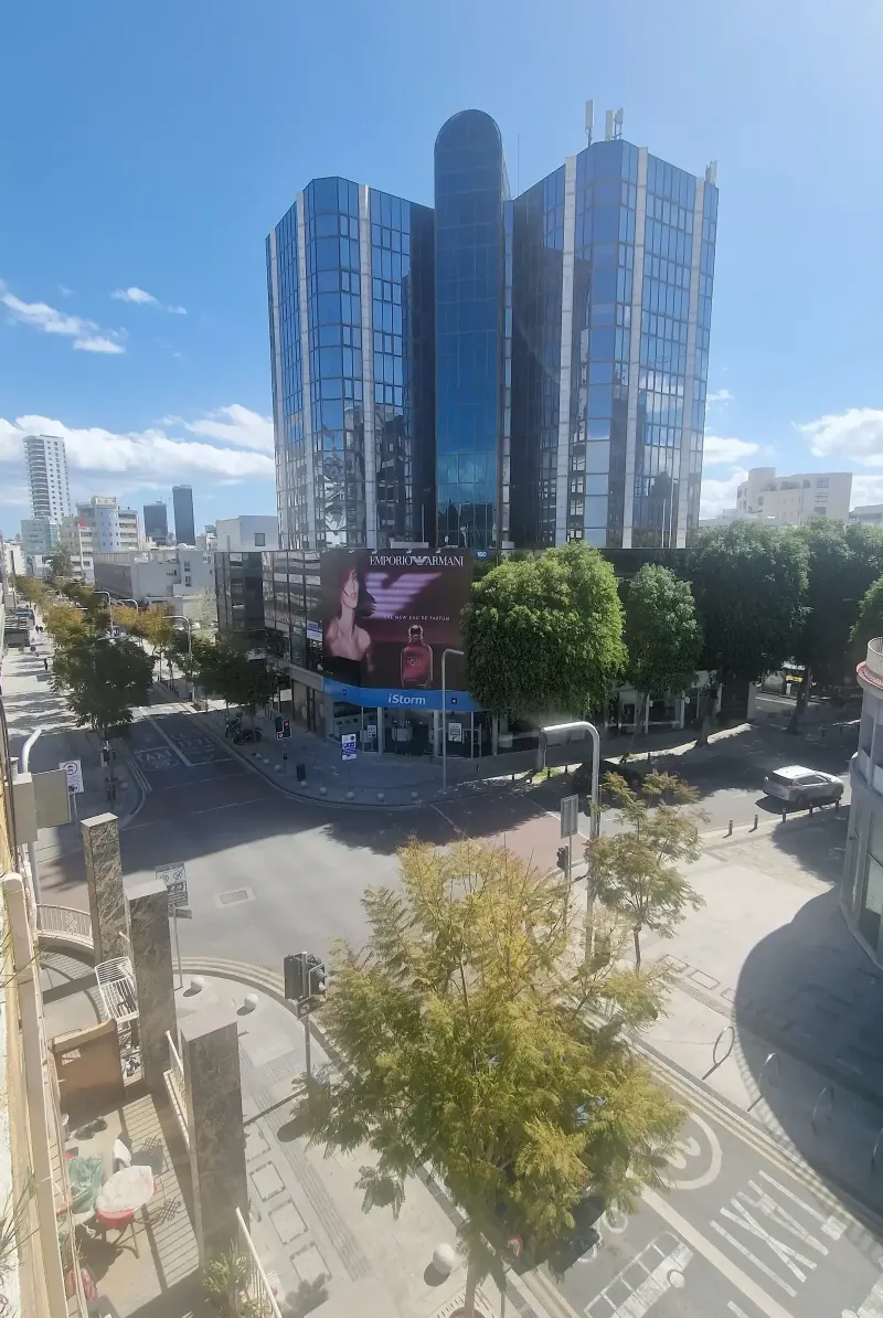 Capital center building - 6th floor - 2 offices 150 m2 each in Trypiotis