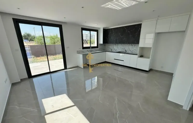 4-bedroom detached house for sale in Kato Polemidia