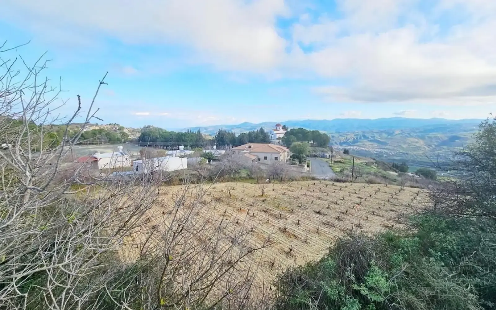 Residential Field 3995 m² in Theletra