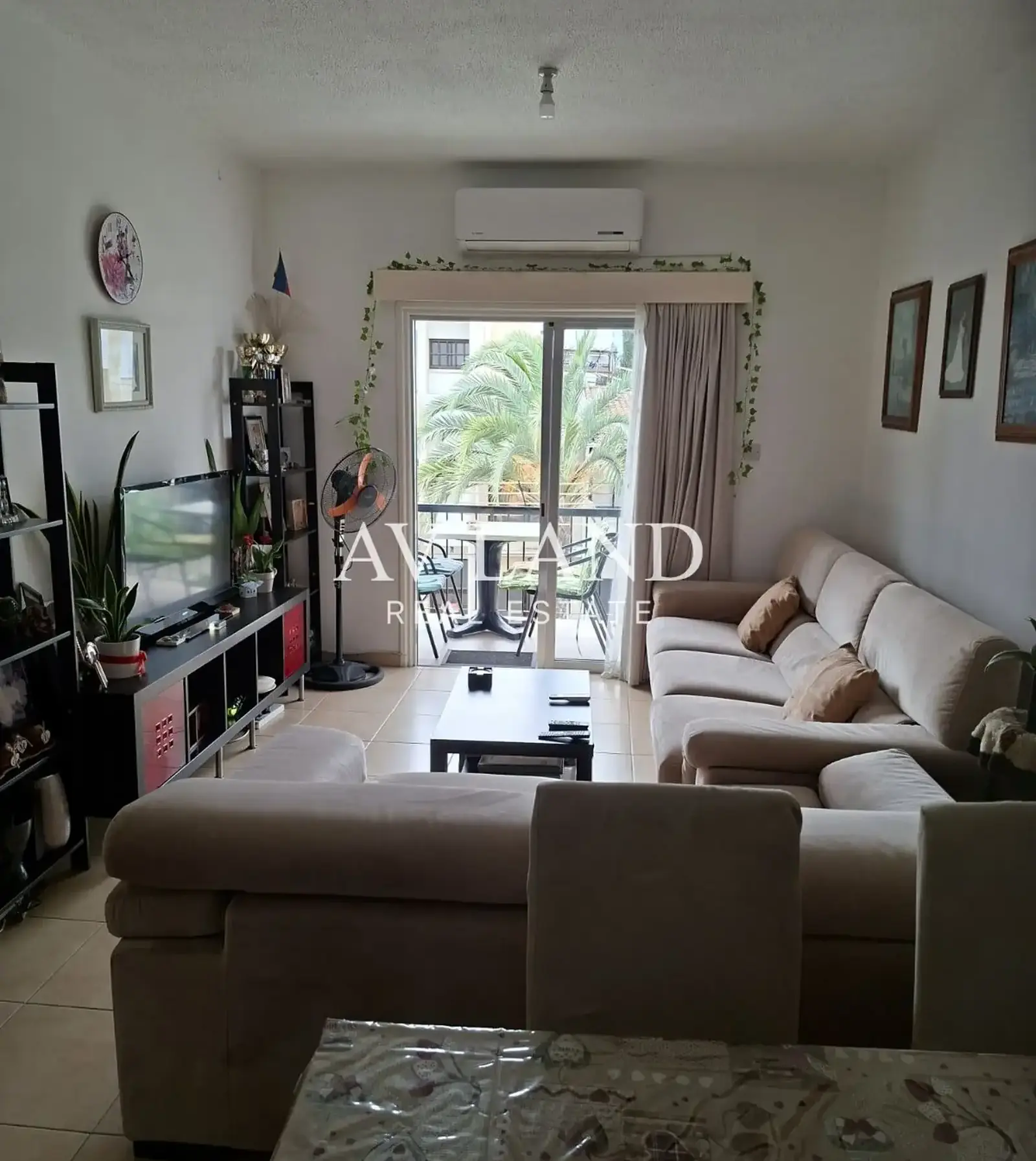 3-bedroom apartment for sale in Agioi Omologites