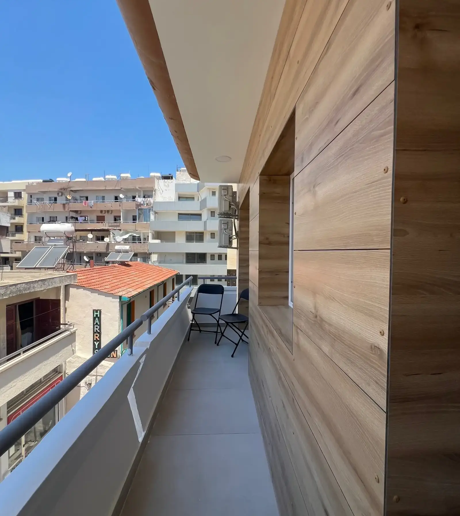 2-bedroom apartment to rent in Larnaka - Finikoudes