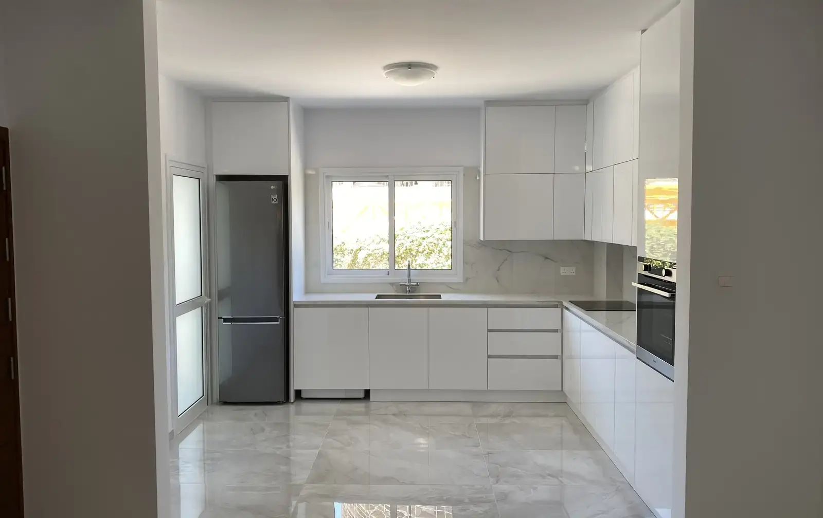 3-bedroom apartment to rent in Agios Tychon Tourist Area