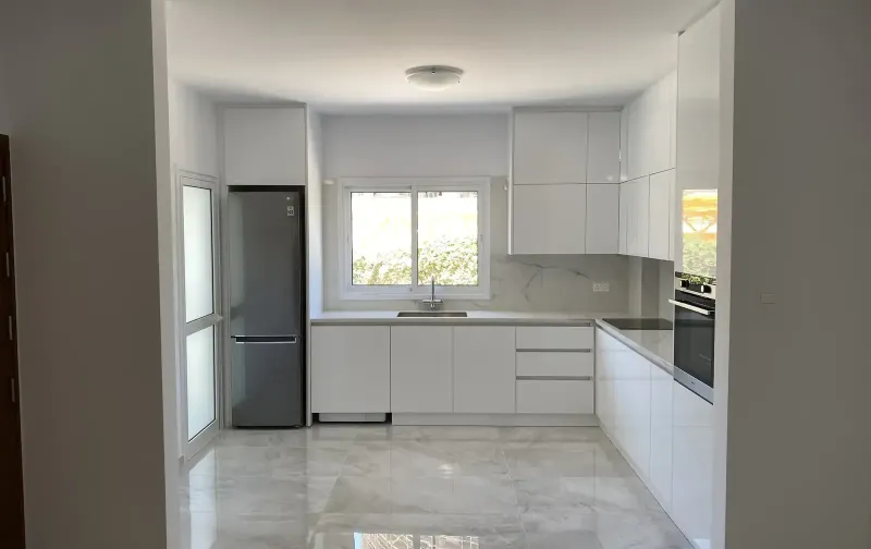 3-bedroom apartment to rent in Agios Tychon Tourist Area