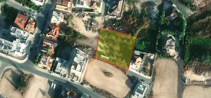 Residential Field 2083 m² in Aradippou - Apostolos Loukas