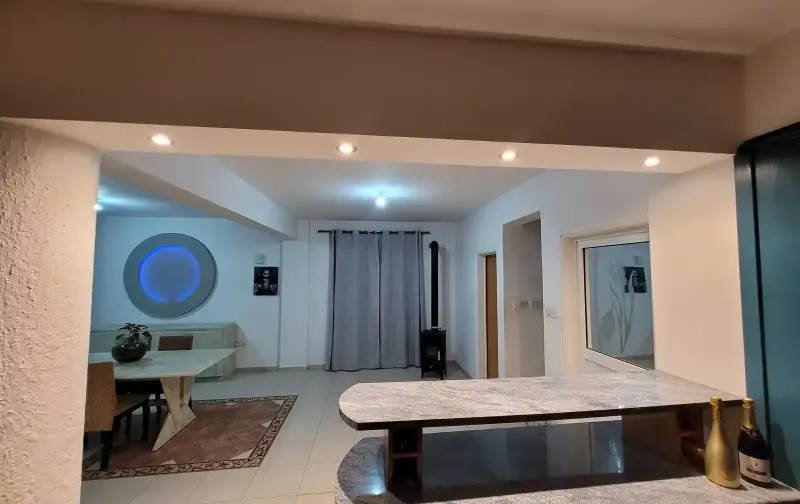 5-bedroom villa for sale in Empa