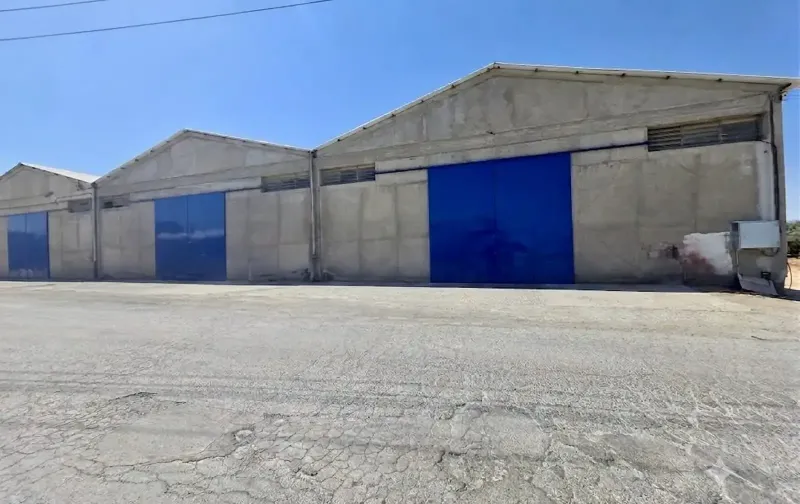 1000τμ αποθήκη στον κύριο δρόμο ύψωνα / 1000sqm warehouse on ypsonas main road