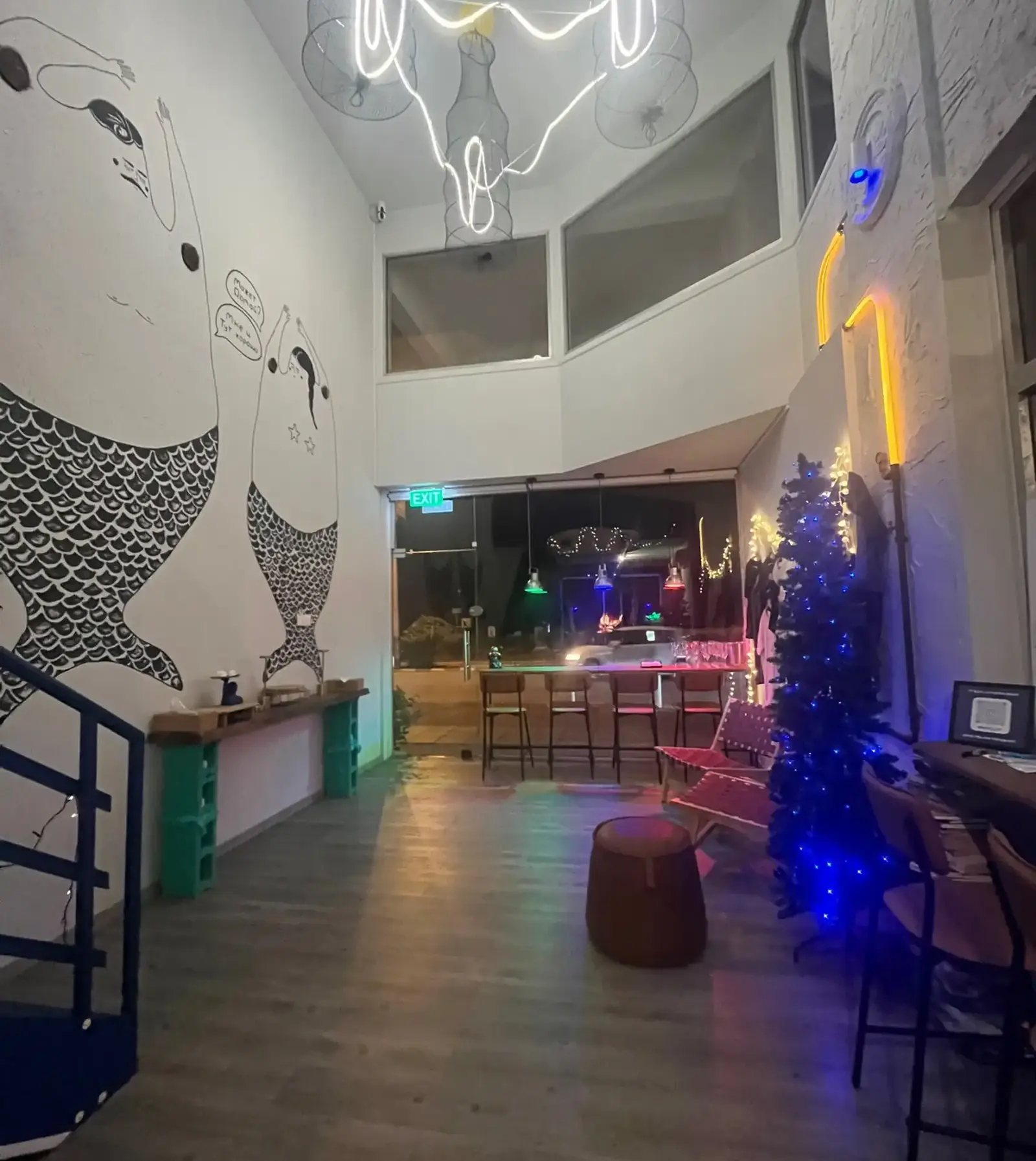 Sea view office/shop in Historical Center
