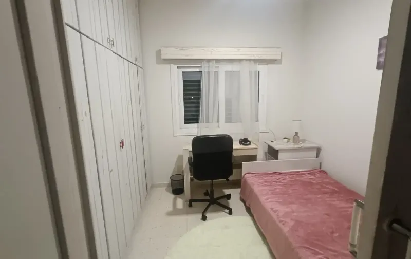 Flat mate/ room in a 3 bedroom flat in Panagia