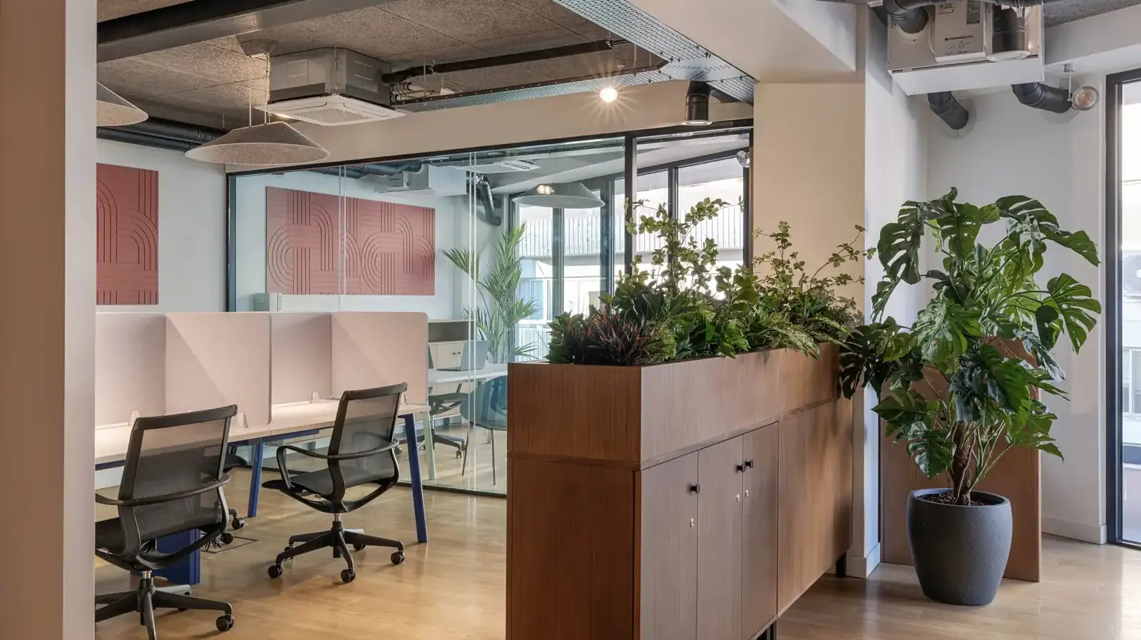 120 sqm serviced office on anexartisias str in Katholiki