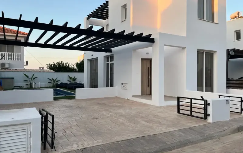 2-bedroom detached house to rent in Agia Triada