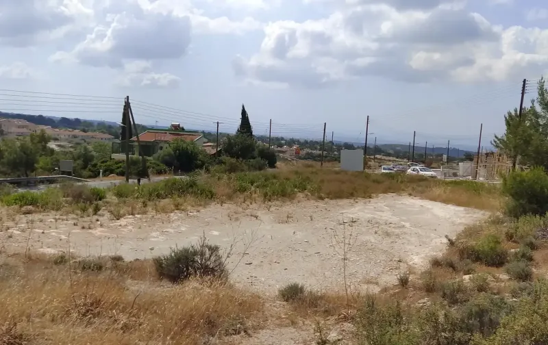 Residential Plot 747 m² in Souni