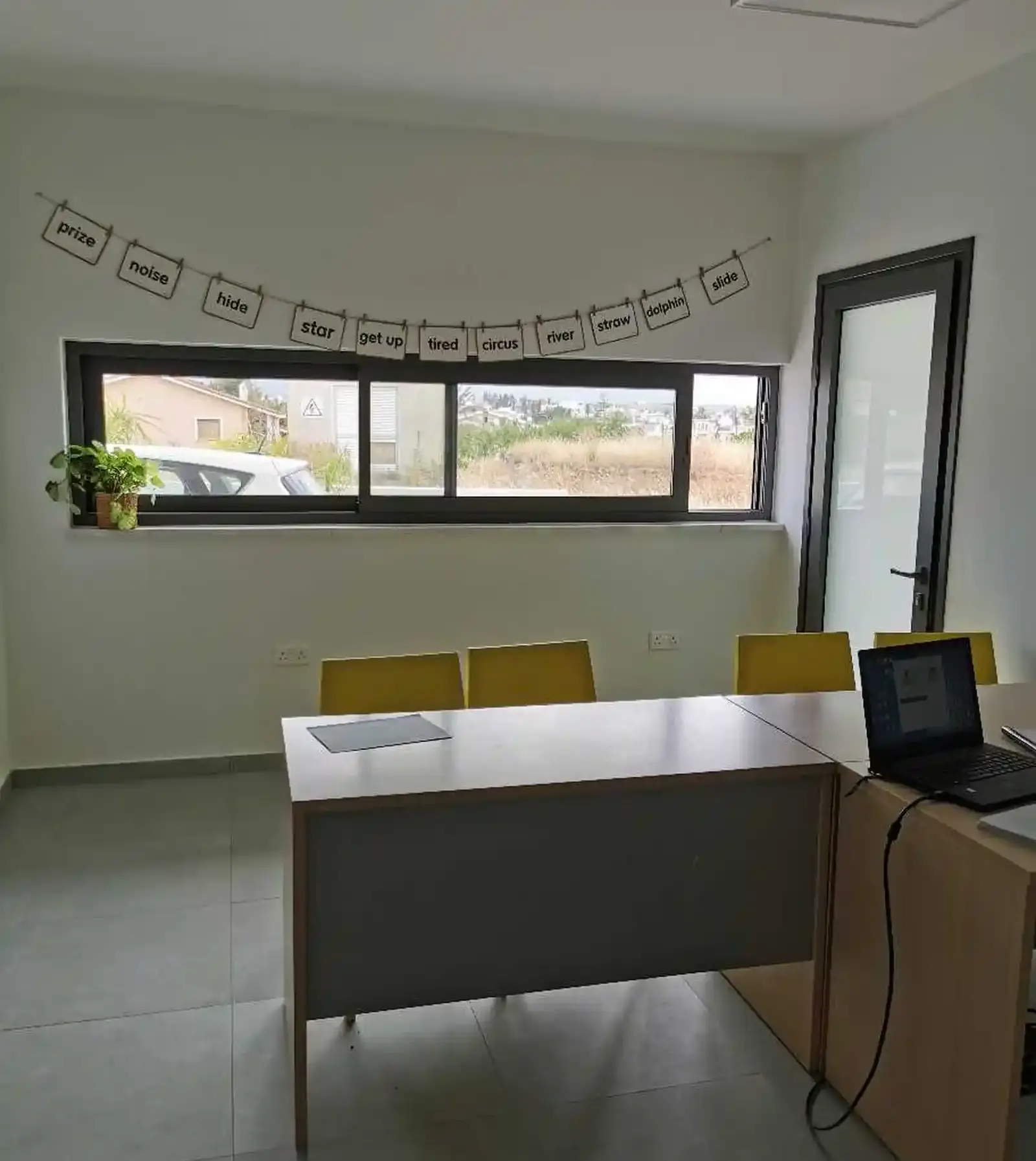 Γραφείο 2,480 m² προς ενοικίαση στην περιοχή Tseri