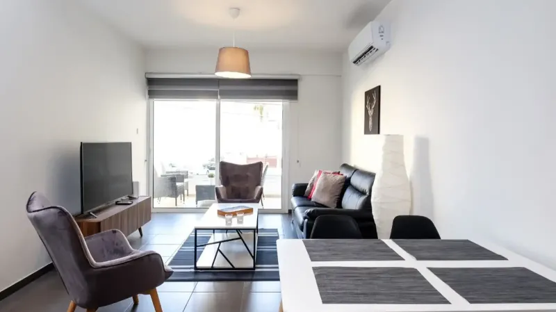 2-bedroom apartment to rent in Larnaka - Finikoudes