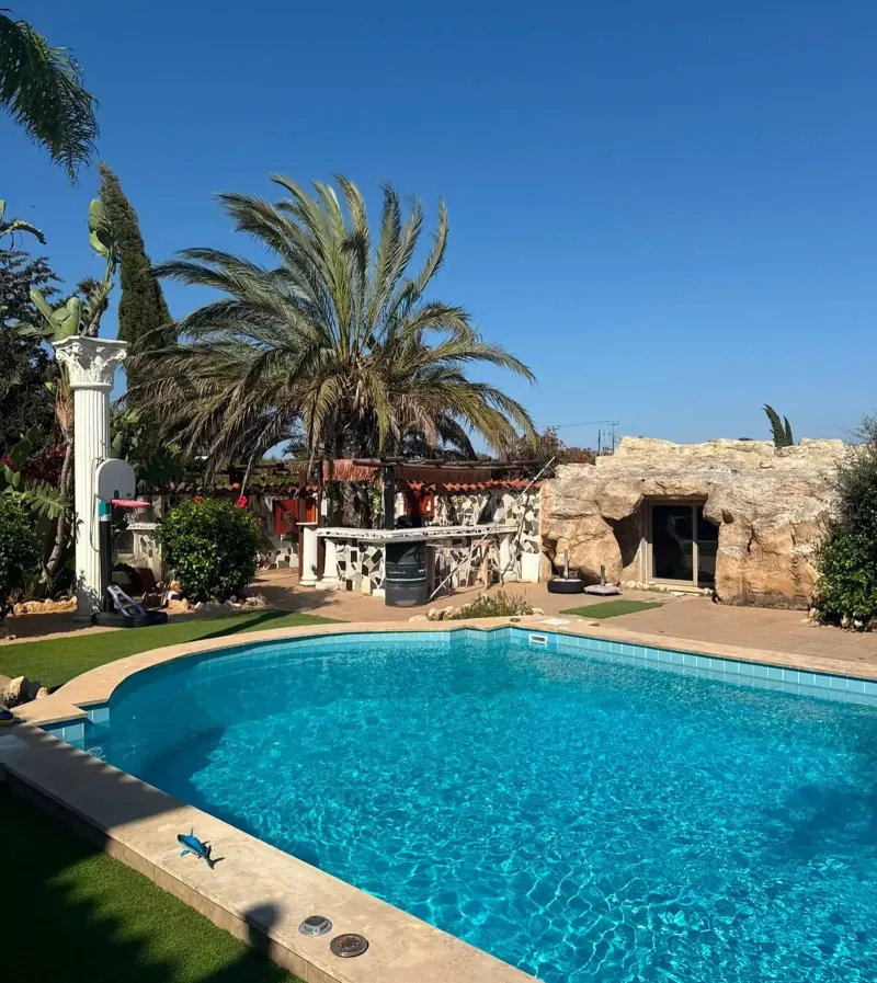 10 and more-bedroom villa for sale in Frenaros
