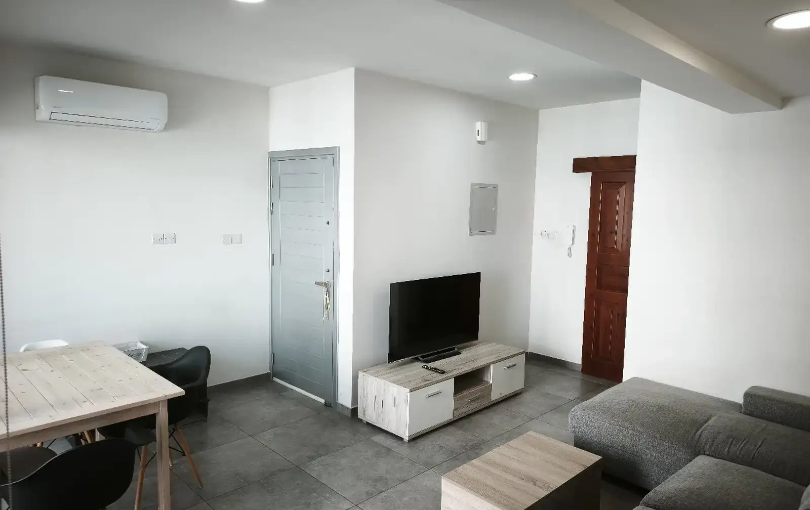 2-bedroom apartment to rent in Aglantzia
