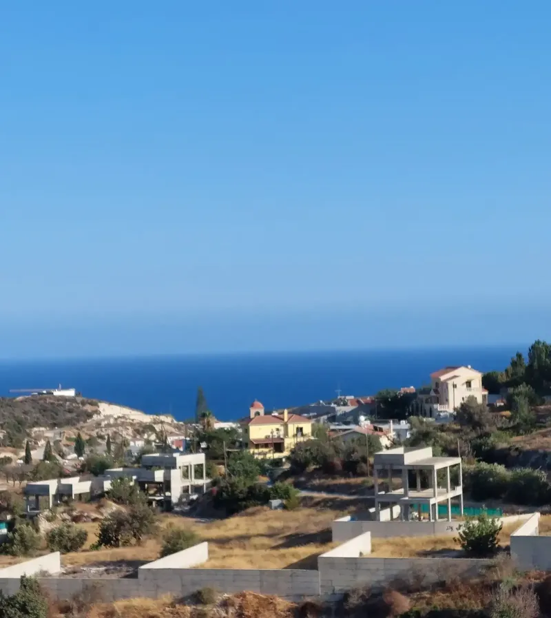 Residential land 8648 m² in Agios Tychon