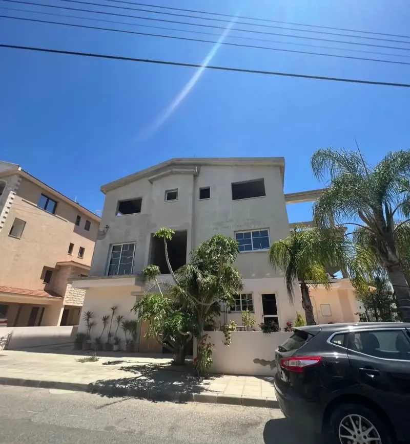 6-bedroom detached house for sale in Kato Polemidia