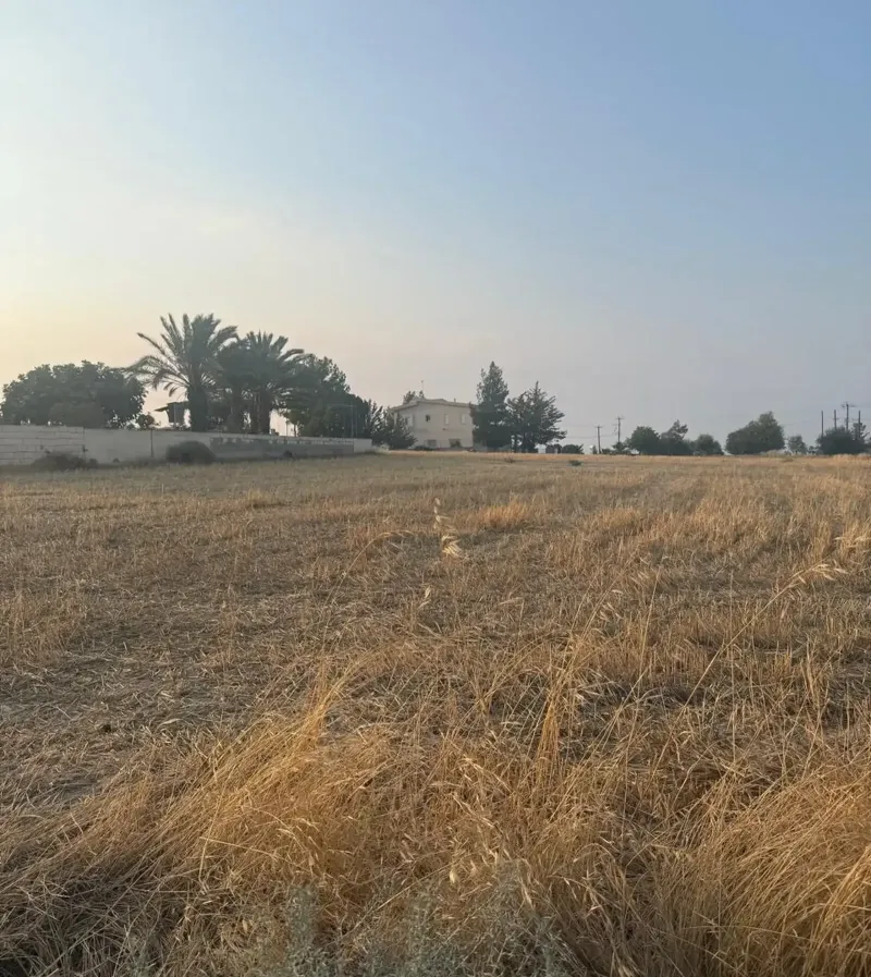 Οικιστικό χωράφι 4,682 m² προς πώληση στην περιοχή Καμπιά