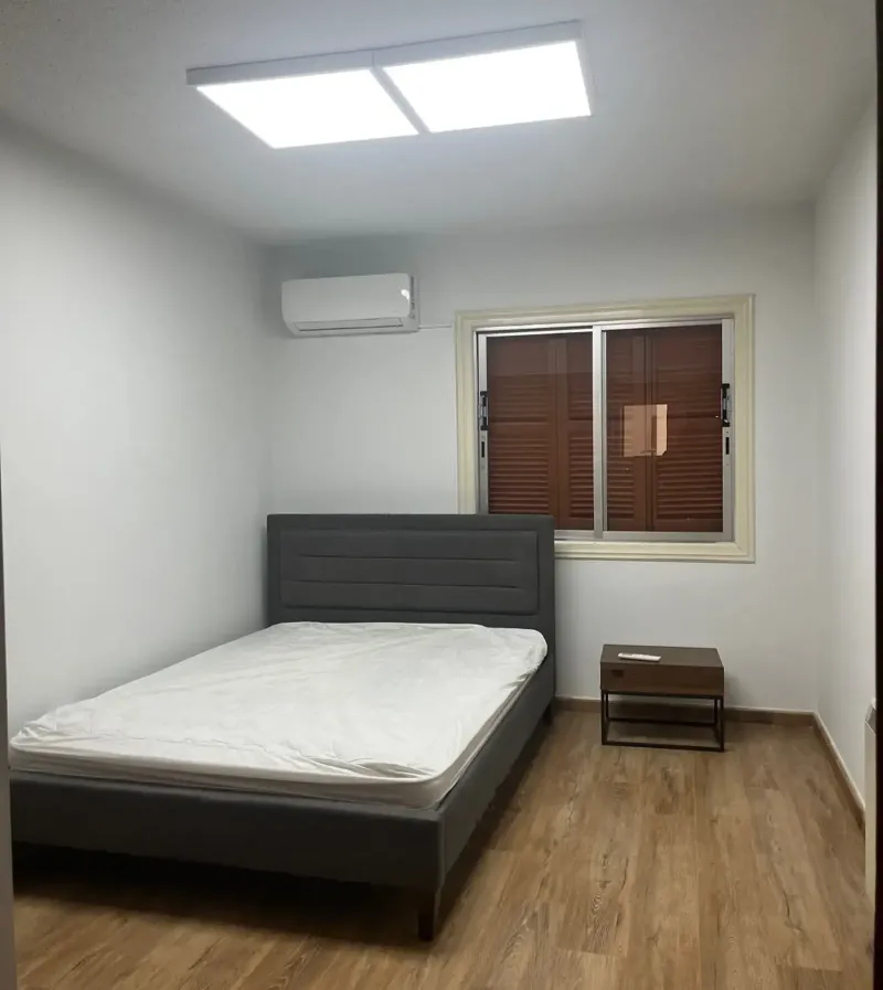 Room available ideally for girls, near toronto pizza, evripidou 31, strovolos in Pachyammos