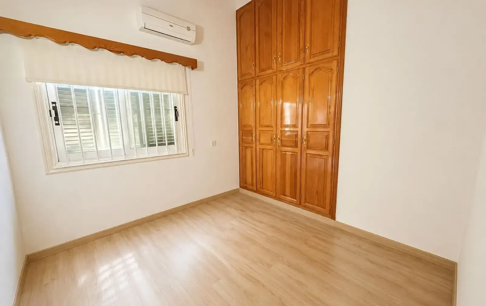 3-bedroom detached house to rent in Kapsalos